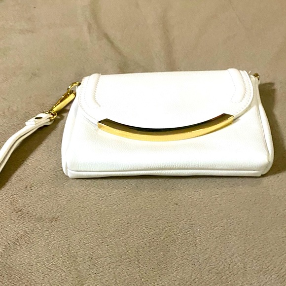 White Clutch/Wristlet NEW - Picture 6 of 6